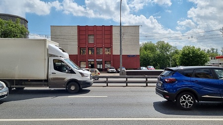 Здание на 1й линии ш.Энтузиастов